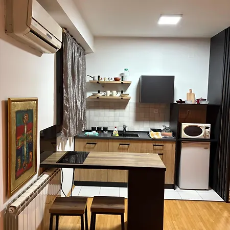 Av Apartment, Apartament